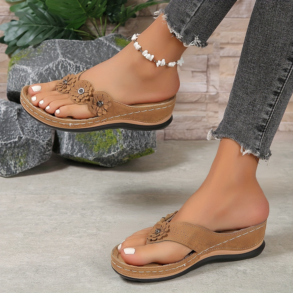 Dam Ortopediska Kilklack Flip Flop Sandaler med Blomdetalj