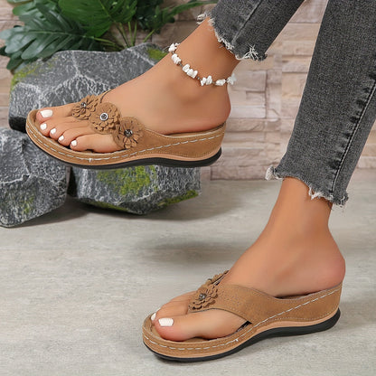 Dam Ortopediska Kilklack Flip Flop Sandaler med Blomdetalj