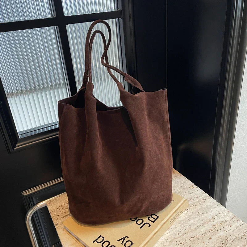 Caliara - mocka toteväska