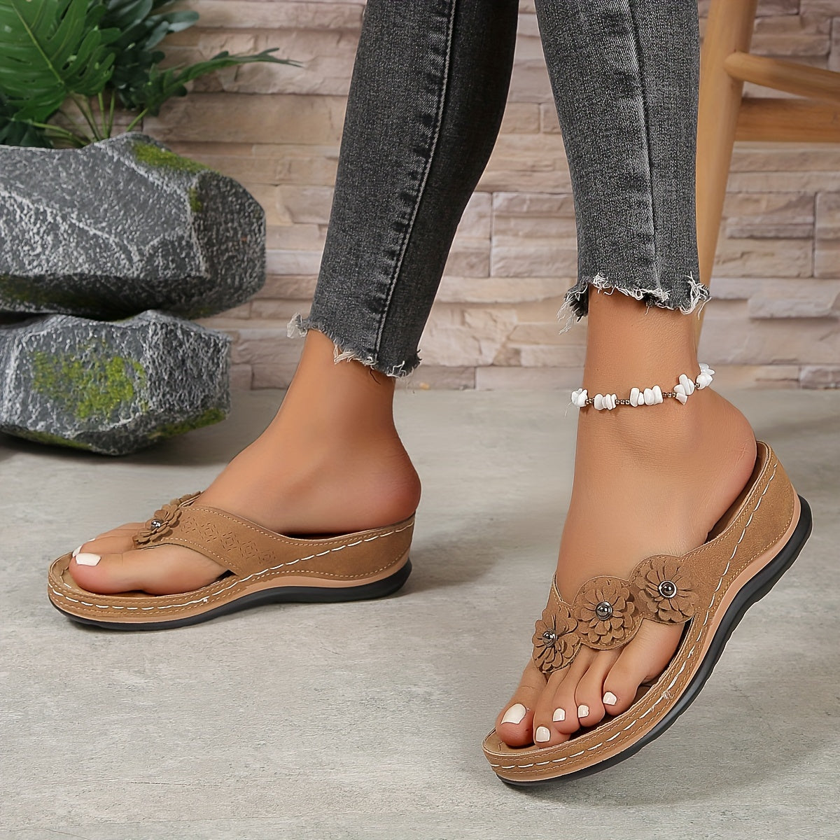 Dam Ortopediska Kilklack Flip Flop Sandaler med Blomdetalj