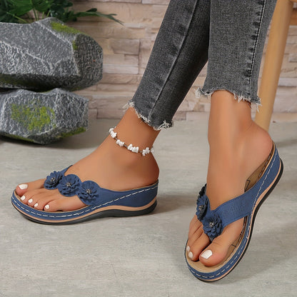 Dam Ortopediska Kilklack Flip Flop Sandaler med Blomdetalj